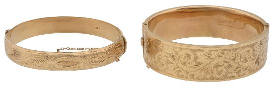 A 9ct gold hinge bangle