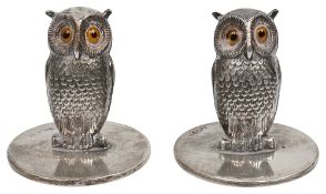 Sampson Mordan. A pair of Edwardian novelty silver owl menu holders
