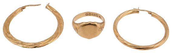 A 18ct gold signet ring
