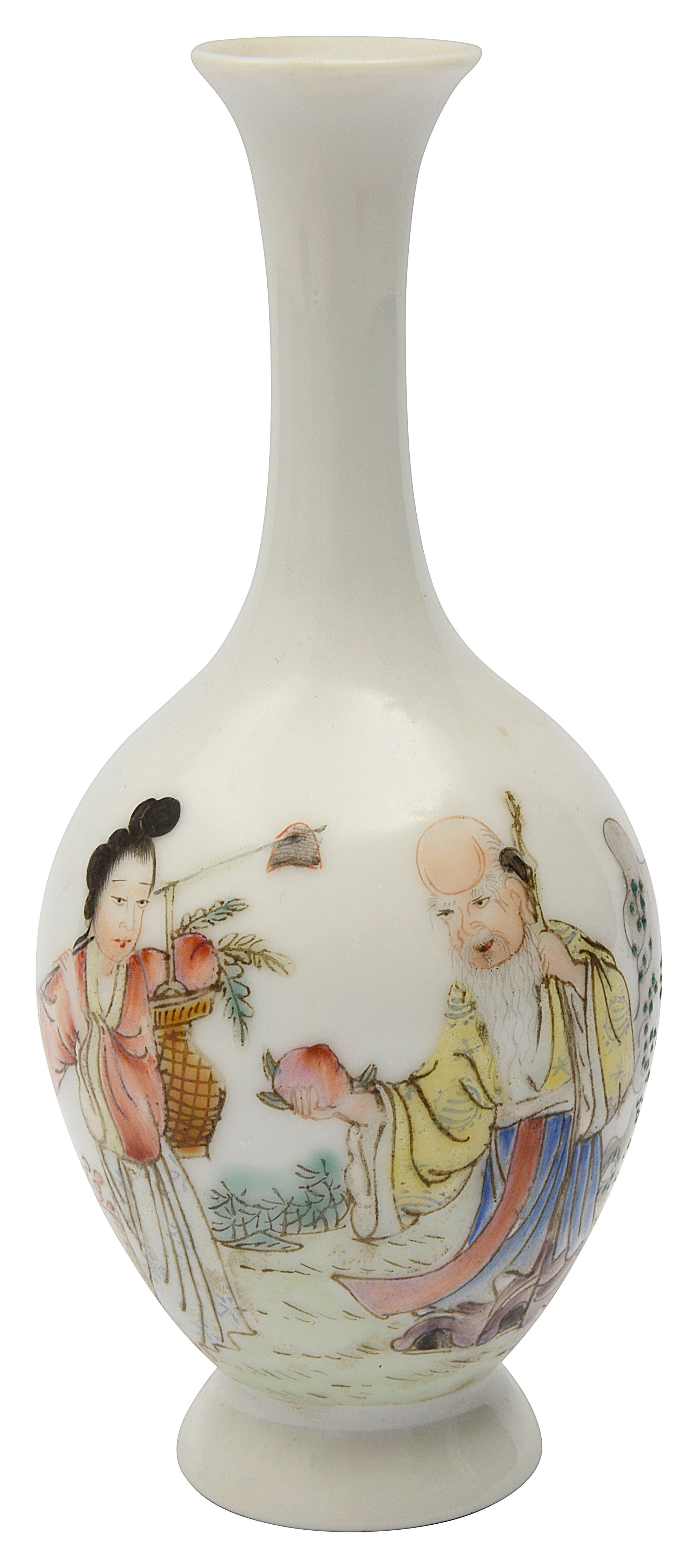 A small Chinese famillle rose porcelain vase