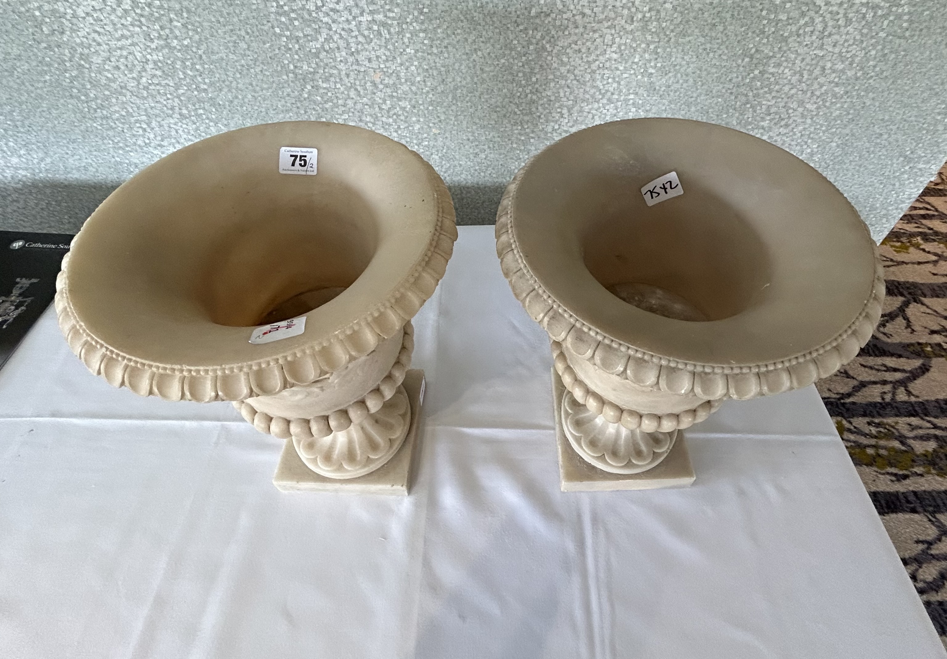 A pair of large 19th century Italian Grand Tour alabaster urns - Image 4 of 5