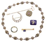 Assorted jewellery: