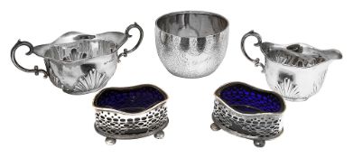 A late Victorian silver sugar bowl and other silver (5)