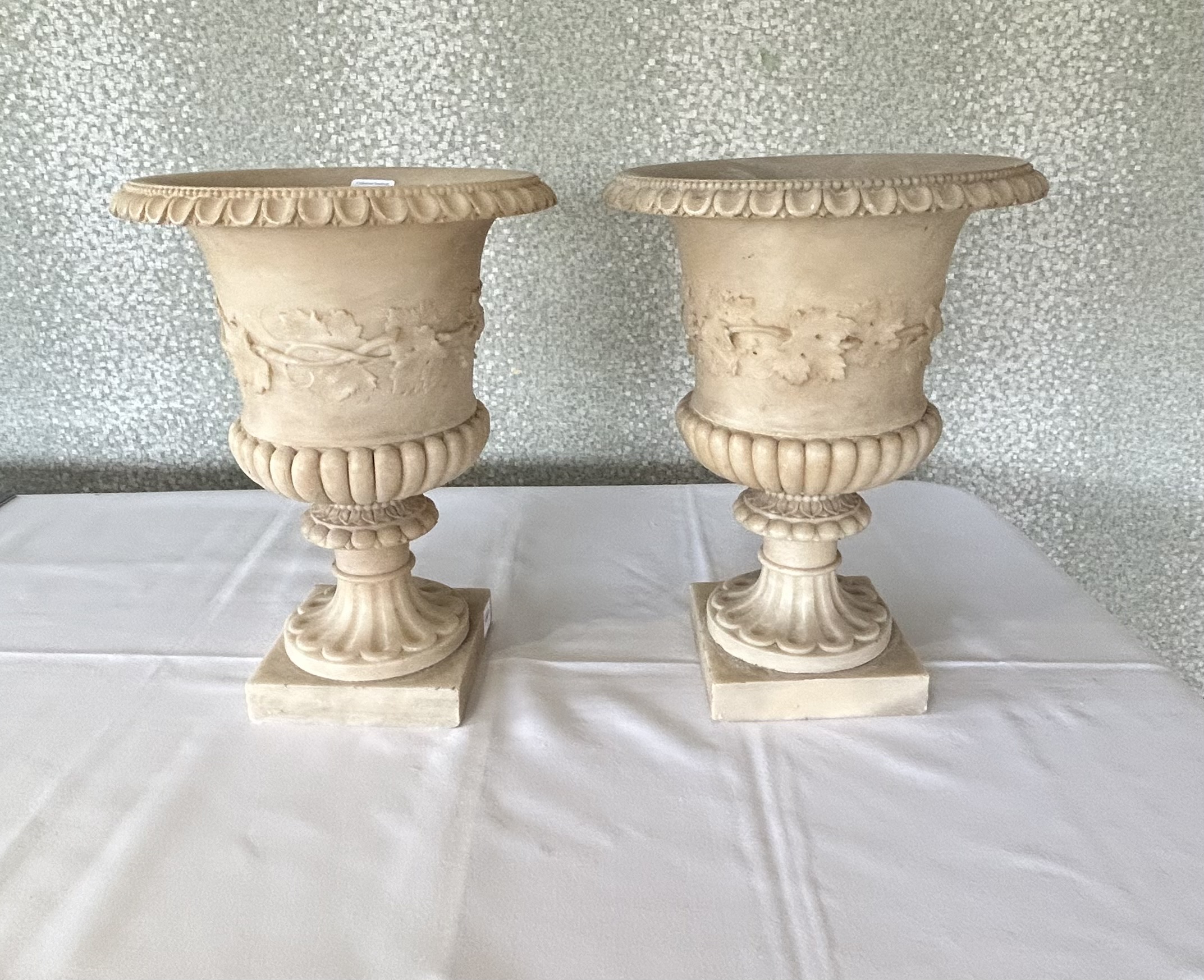 A pair of large 19th century Italian Grand Tour alabaster urns - Image 3 of 5
