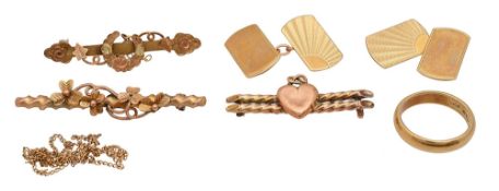 A group of assorted 9ct gold jewellery