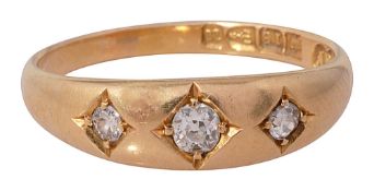 An 18ct yellow gold tapering ring