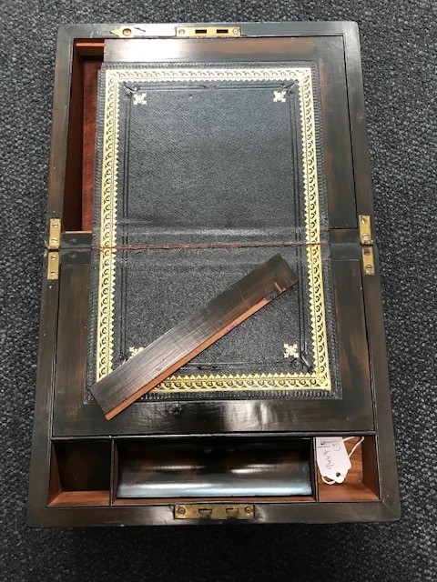 A Victorian walnut sewing box - Image 4 of 6