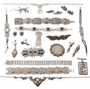 A collection of costume jewellery