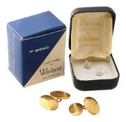 A pair of 18ct gold cufflinks by Windsor for BOAC