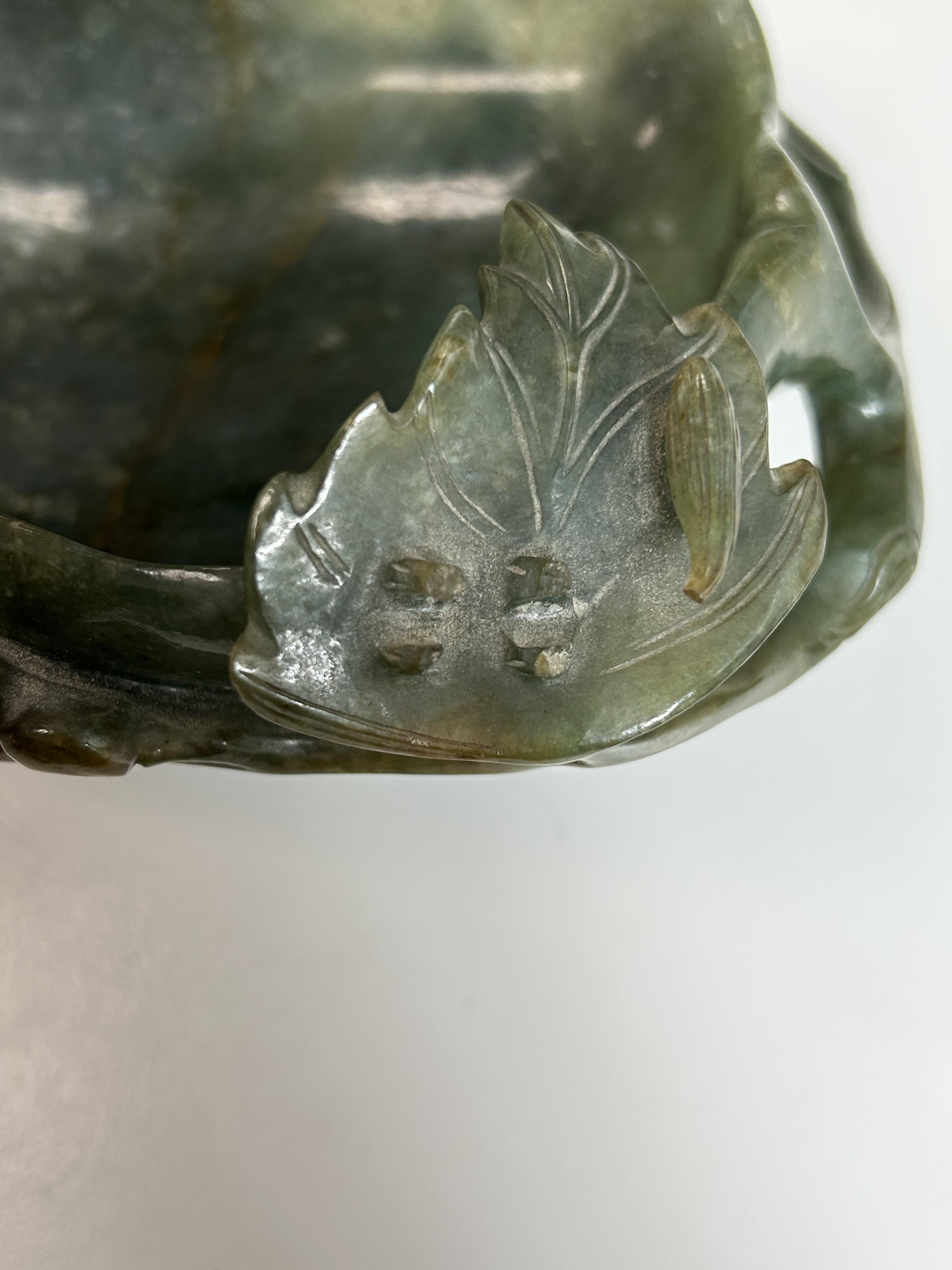 A Chinese dark green mottled jade dish - Image 2 of 7