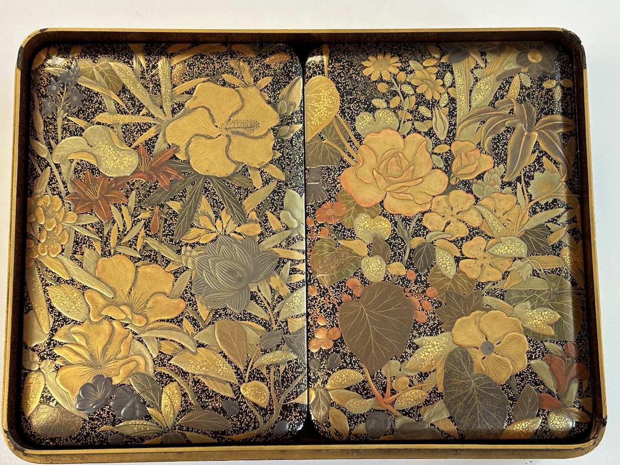A 19th century Japanese gold lacquer box with interior tray and two boxes - Image 3 of 23