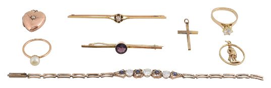 A group of jewellery