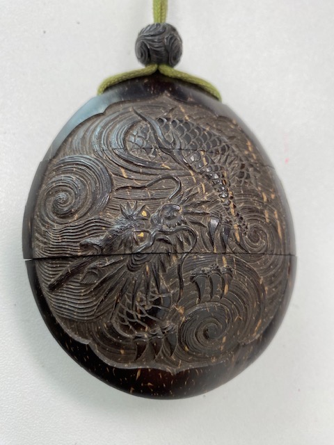 A 19th century Japanese coconut shell two case inro - Image 4 of 6