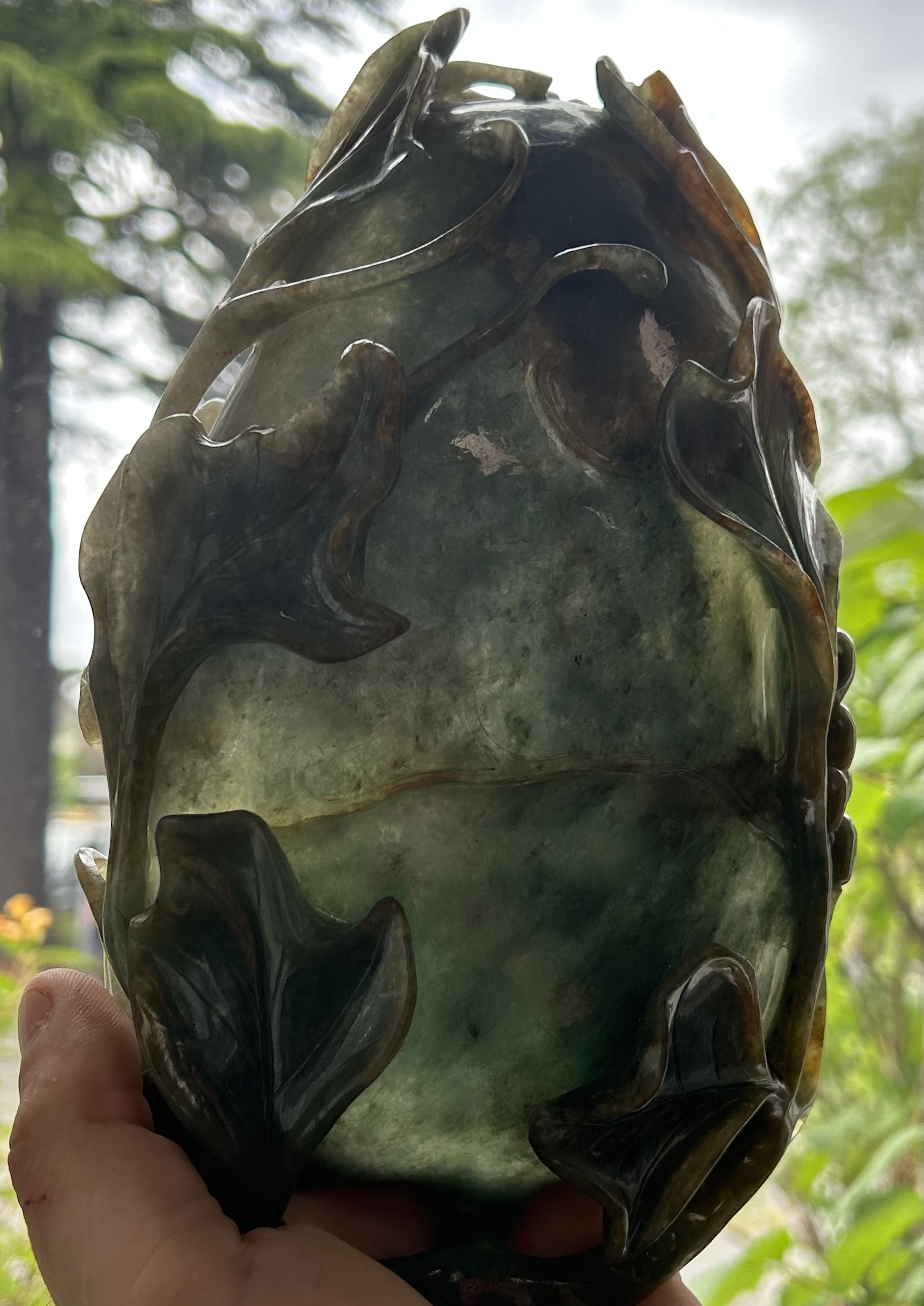 A Chinese dark green mottled jade dish - Image 6 of 7