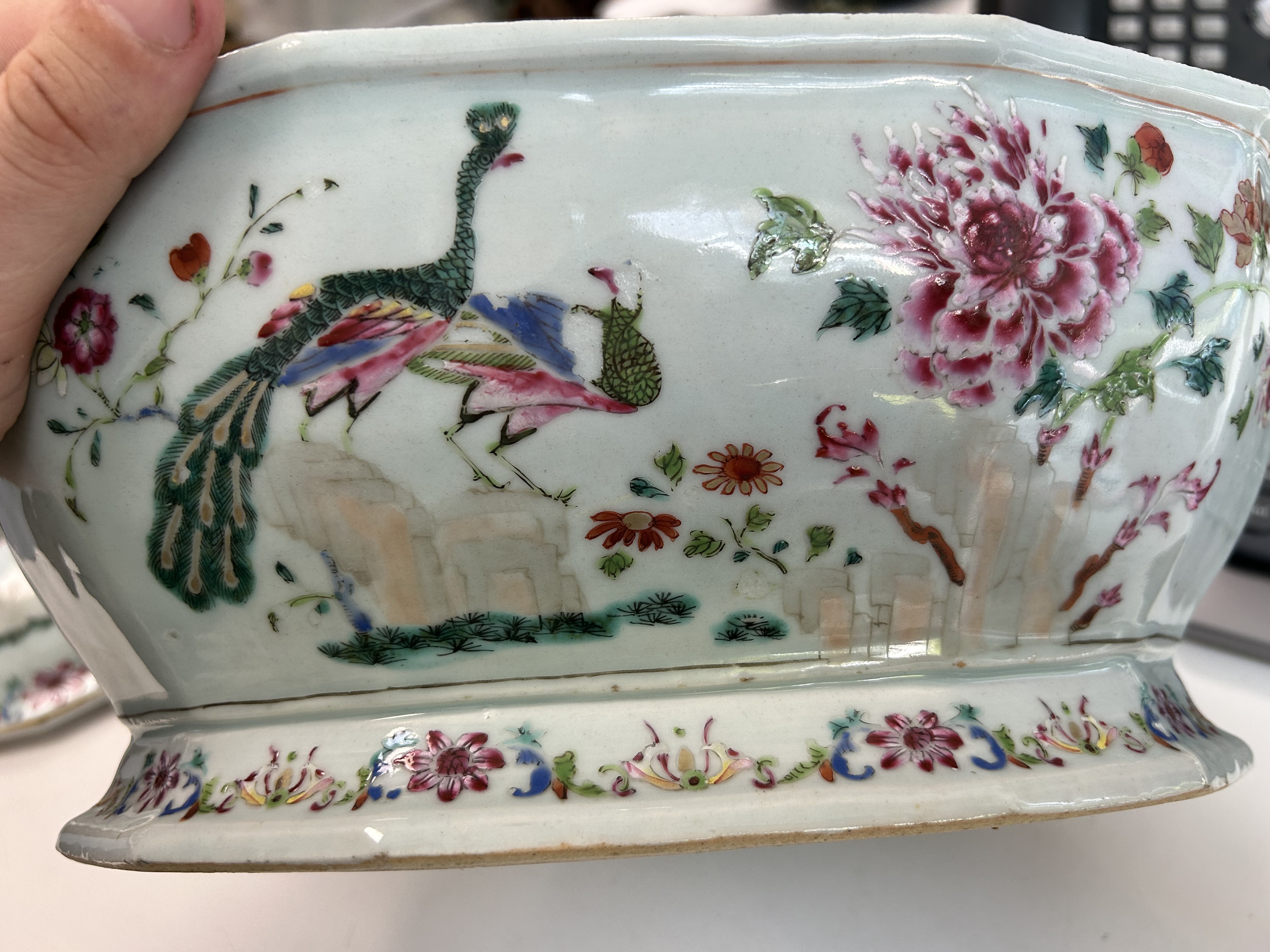 A late 18th century Chinese export famille rose 'double peacock' tureen - Image 6 of 7