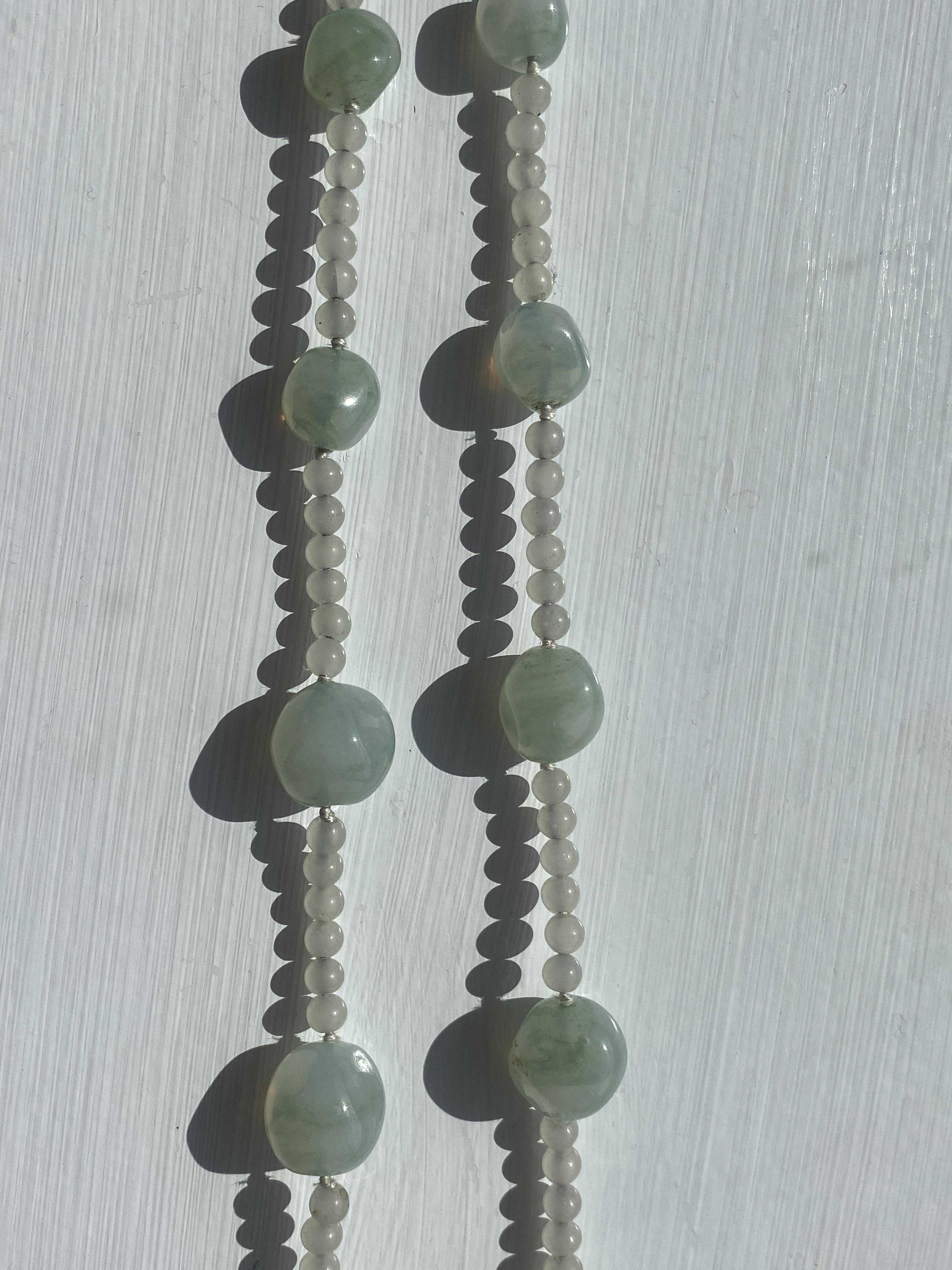 A Chinese mutton fat jade pendant necklace and five plaques - Image 26 of 29