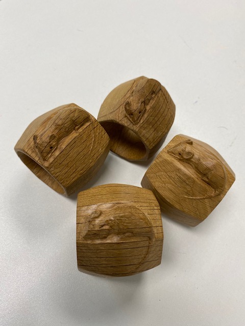 Robert 'Mouseman' Thompson of Kilburn, Four oak napkin rings - Image 2 of 3