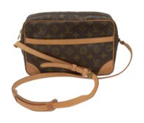 A Louis Vuitton monogram canvas bag