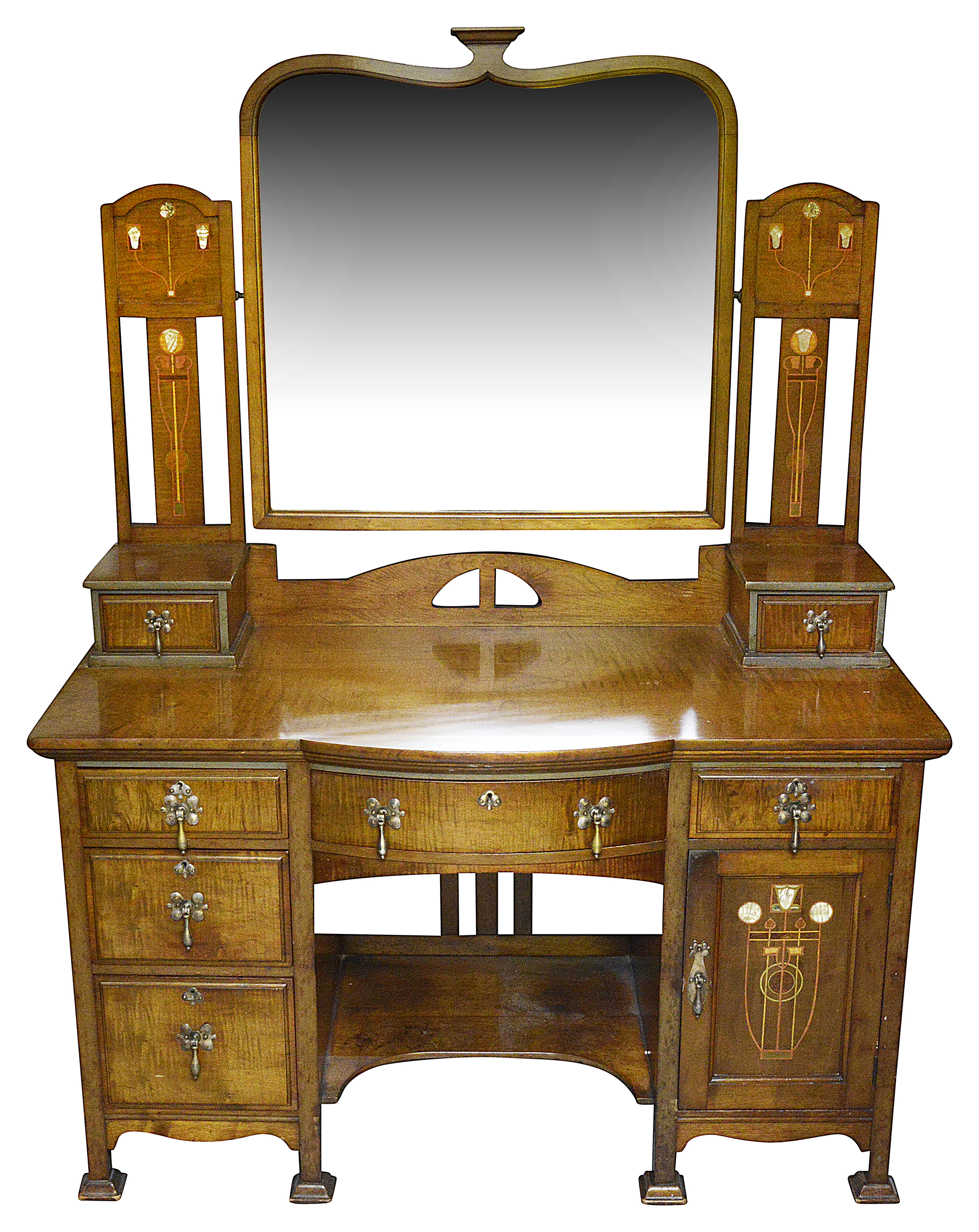 Shapland & Petter, Barnstaple, a kneehole dressing table