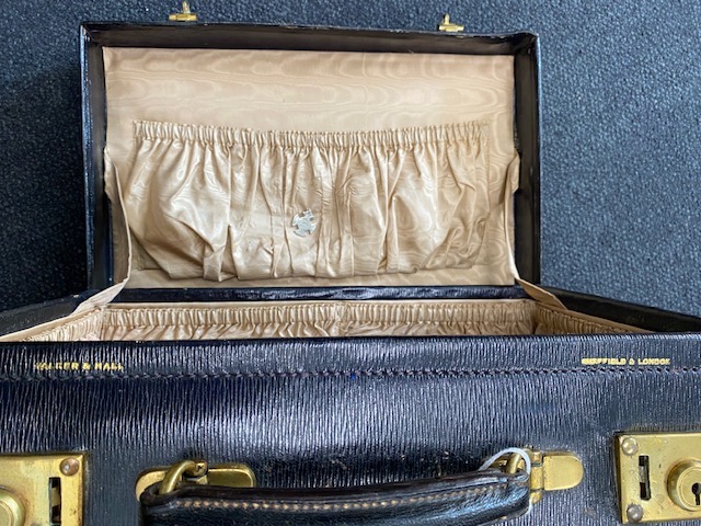 A Walker & Hall dark blue leather suitcase - Image 4 of 4