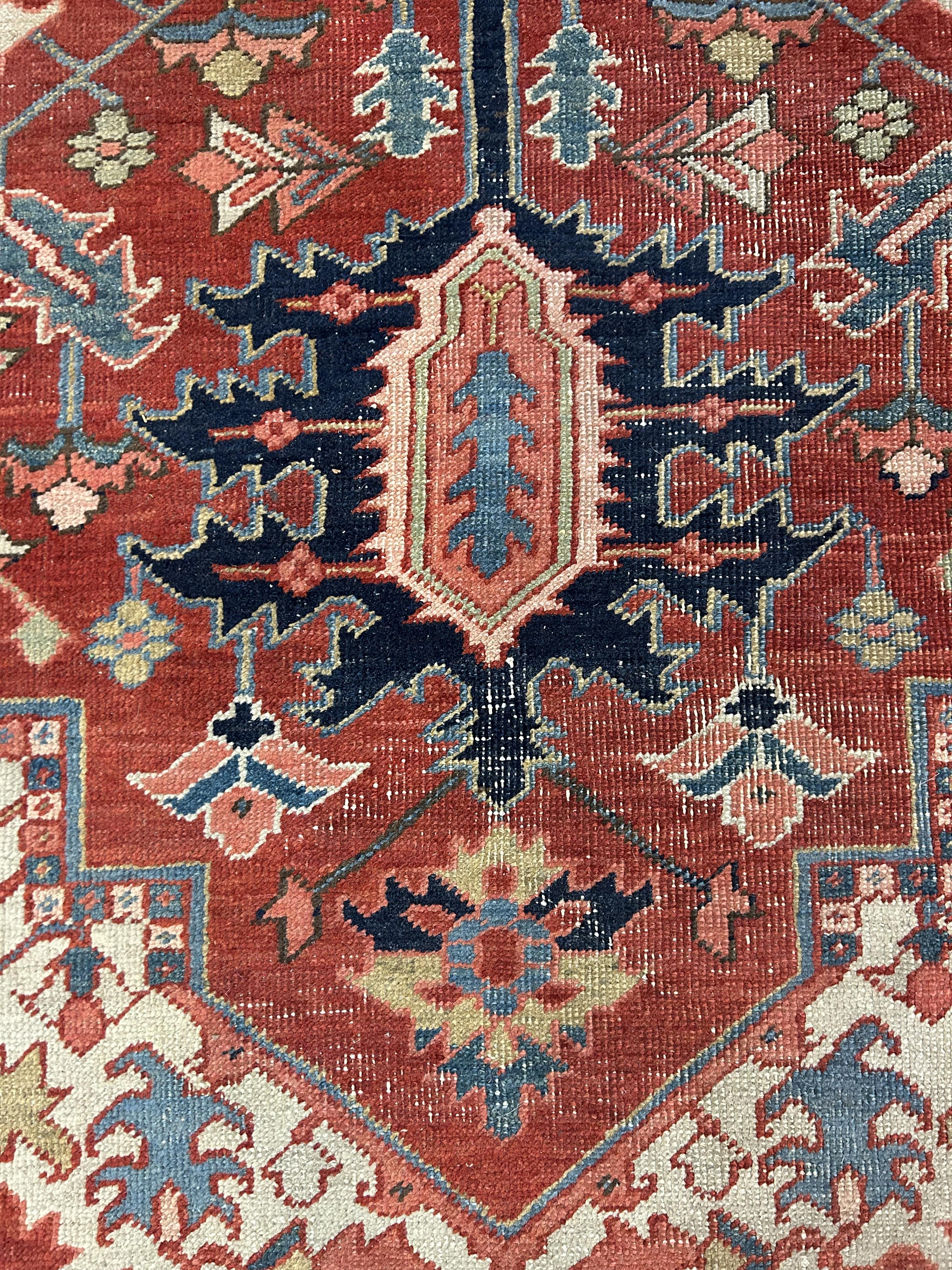 A large Heriz carpet - Image 7 of 8