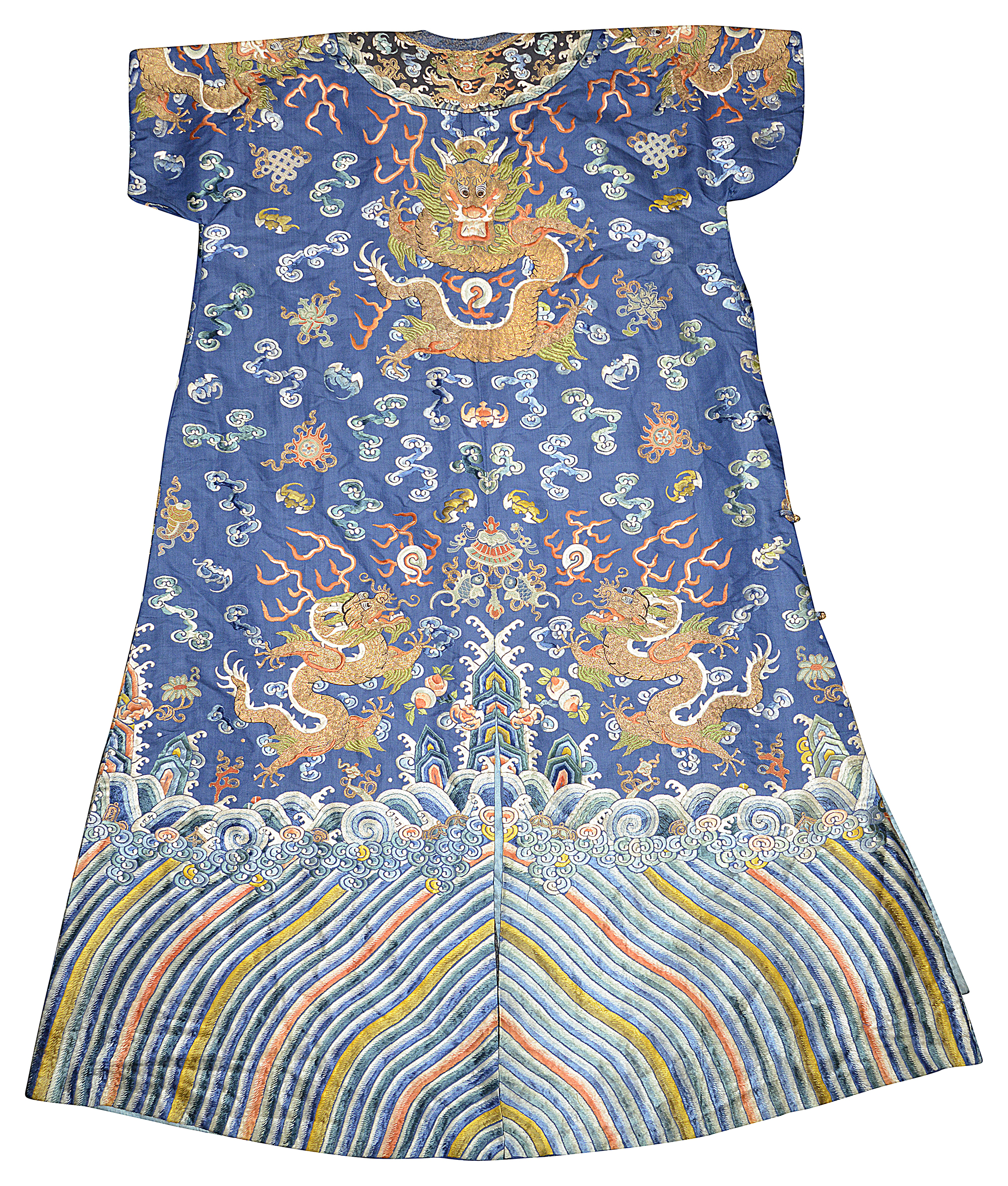 A late 19th/early 20th century embroidered Chinese silk robe - Image 2 of 7