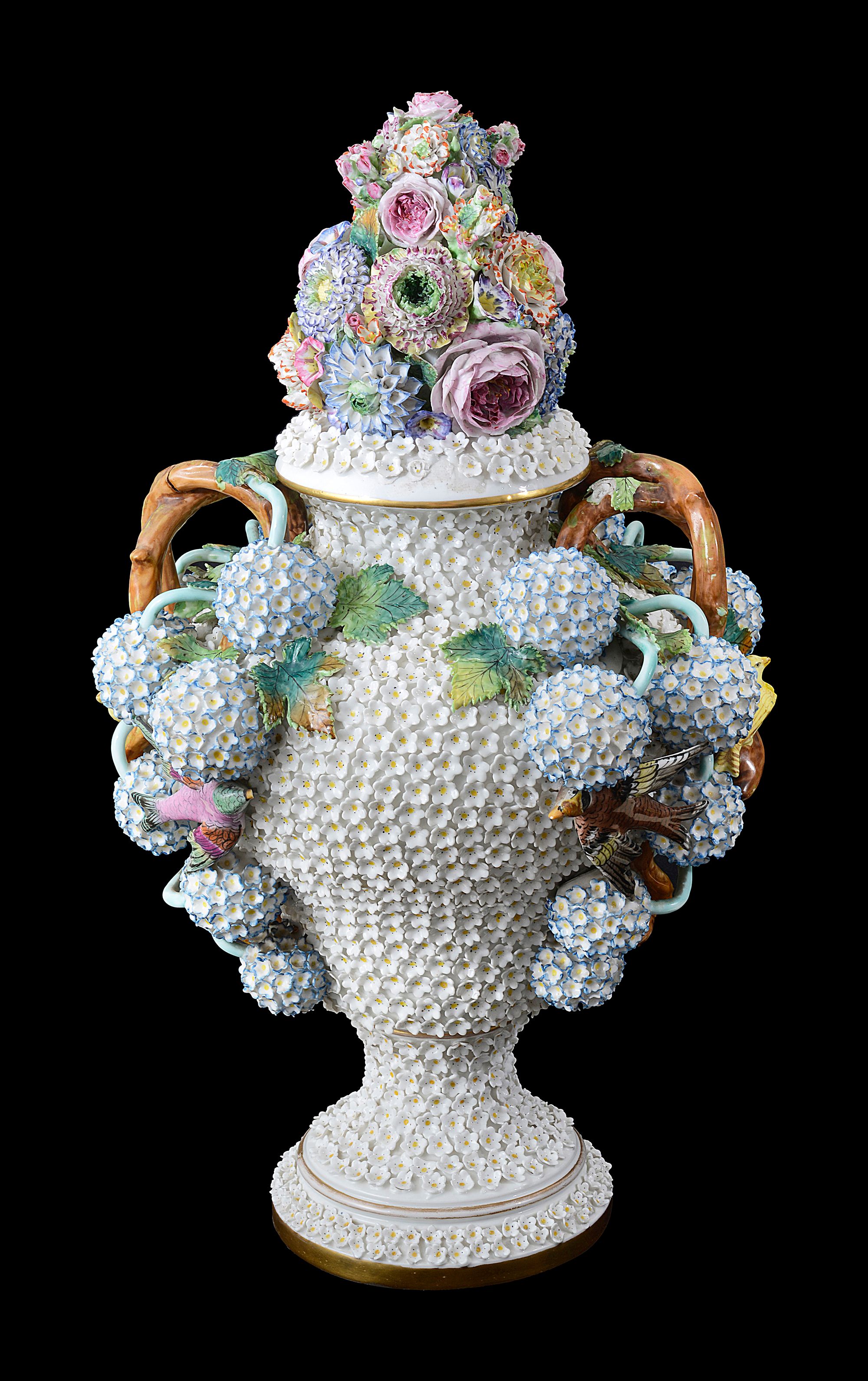 A large late 19th Century Continental Meissen style Schneeballen and cover - Image 3 of 8