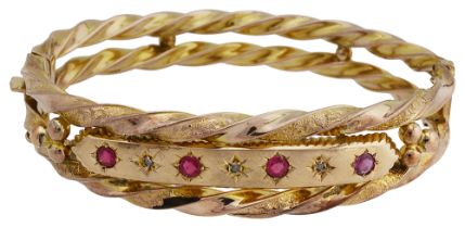 An Edwardian yellow gold hinged bangle