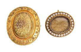 A Victorian filigree pendant brooch