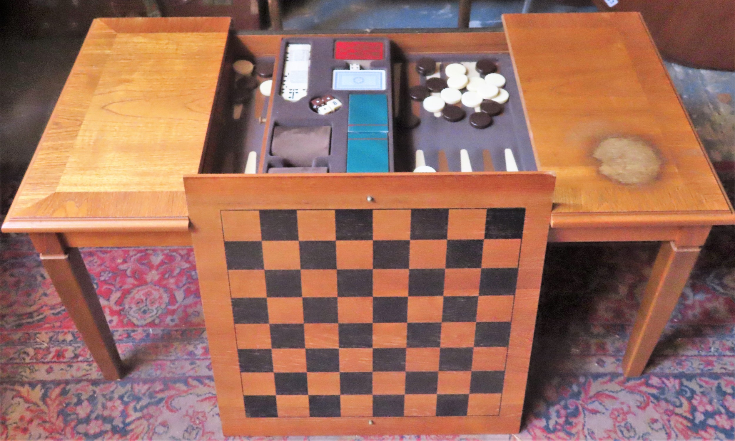 20th century games compendium coffee table. App. 43cm H x 98cm W x 50.5cm D Used condition, scuffs