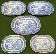Five various Oriental style blue and white Ashettes