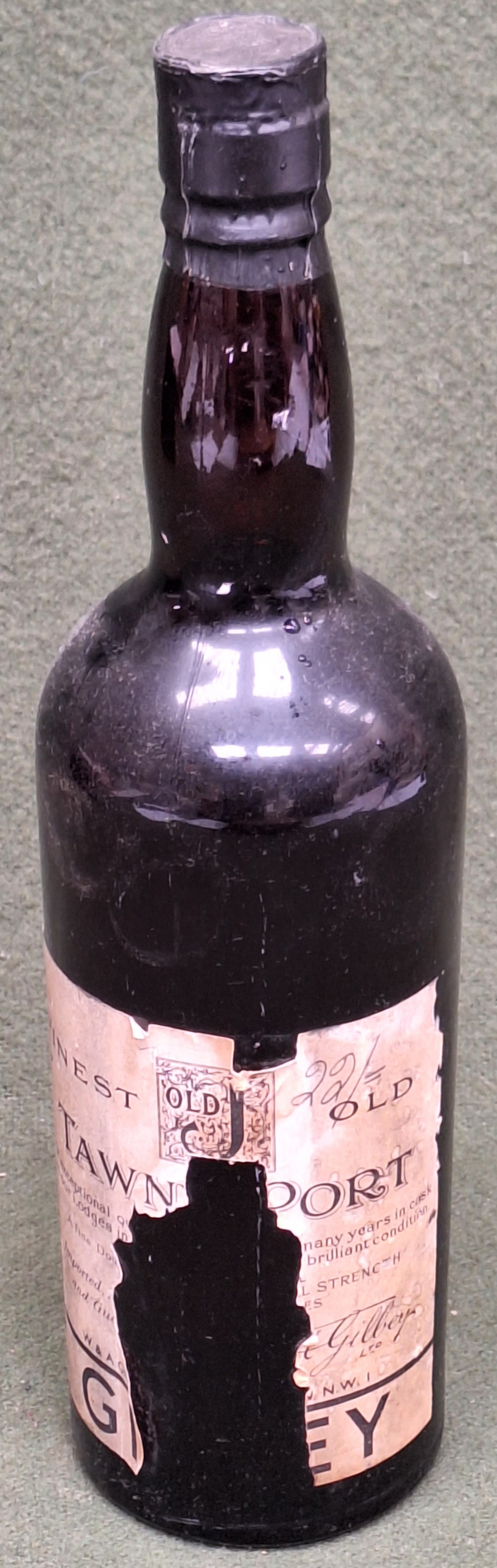 Sealed bottle of Tawny Port, by W&A Gilbey, 1900