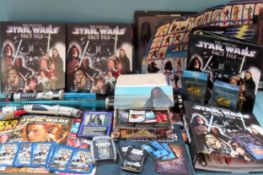 Mixed lot of Star Wars related sundries including various trade cards, fact files, magazines etc