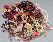 Quantity of various costume jewellery etc