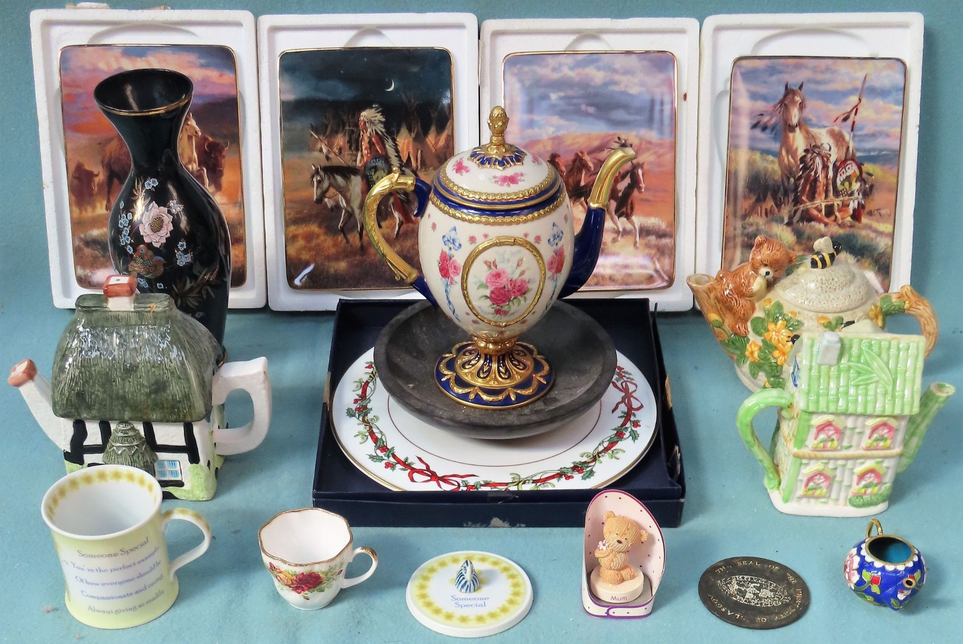 Sundry lot of ceramics including collectors plates, House of Faberge imperial teapot etc