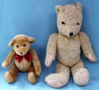 Two vintage teddy bears Both in used condition