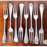 EIGHT SILVER DINNER FORKS, G 1882, TOTAL WEIGHT APPROX 630g