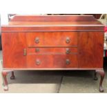 Early 20th century mahogany sideboard. Approx. 68cm H x 111cm W x 25cm D