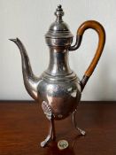SILVER COFFEE POT UPON THREE SUPPORTS, LONDON 1902, WEIGHT APPROX 500g AND APPROX 28cm HIGH