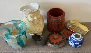 SMALL ACCUMULATION OF CERAMIC OBJECTS AND MEDINA VASE