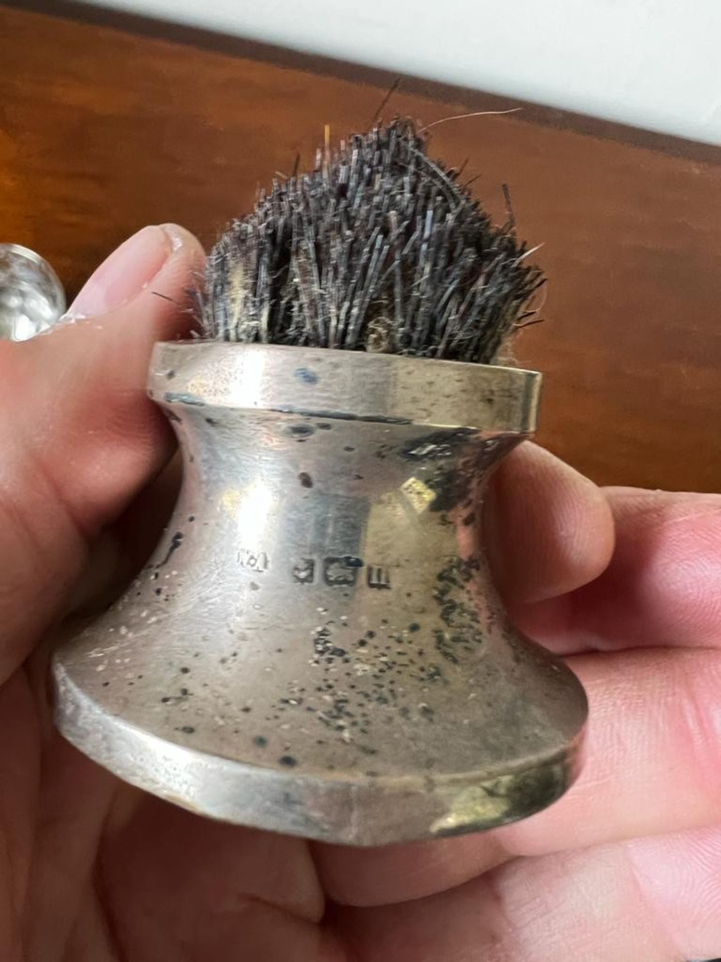 SMALL SILVER PIERCED BOWL, SILVER RING BOX, SILVER MATCHBOX HOLDER AND SILVER NIB BRUSH - Image 3 of 6