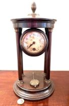 WOODEN MANTLE CLOCK SUPPORTED BETWEEN FOUR COLUMNS, APPROX 32.5cm HIGH