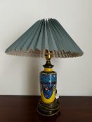 CLOISONNE VASE TABLE LAMP AND SHADE, TOTAL HEIGHT APPROX 40cm