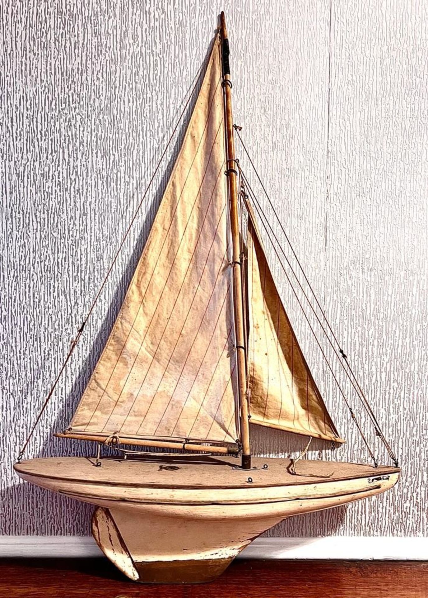 EARLY ARCTIC STAR YACHT, APPROX 51cm BOW TO STERN