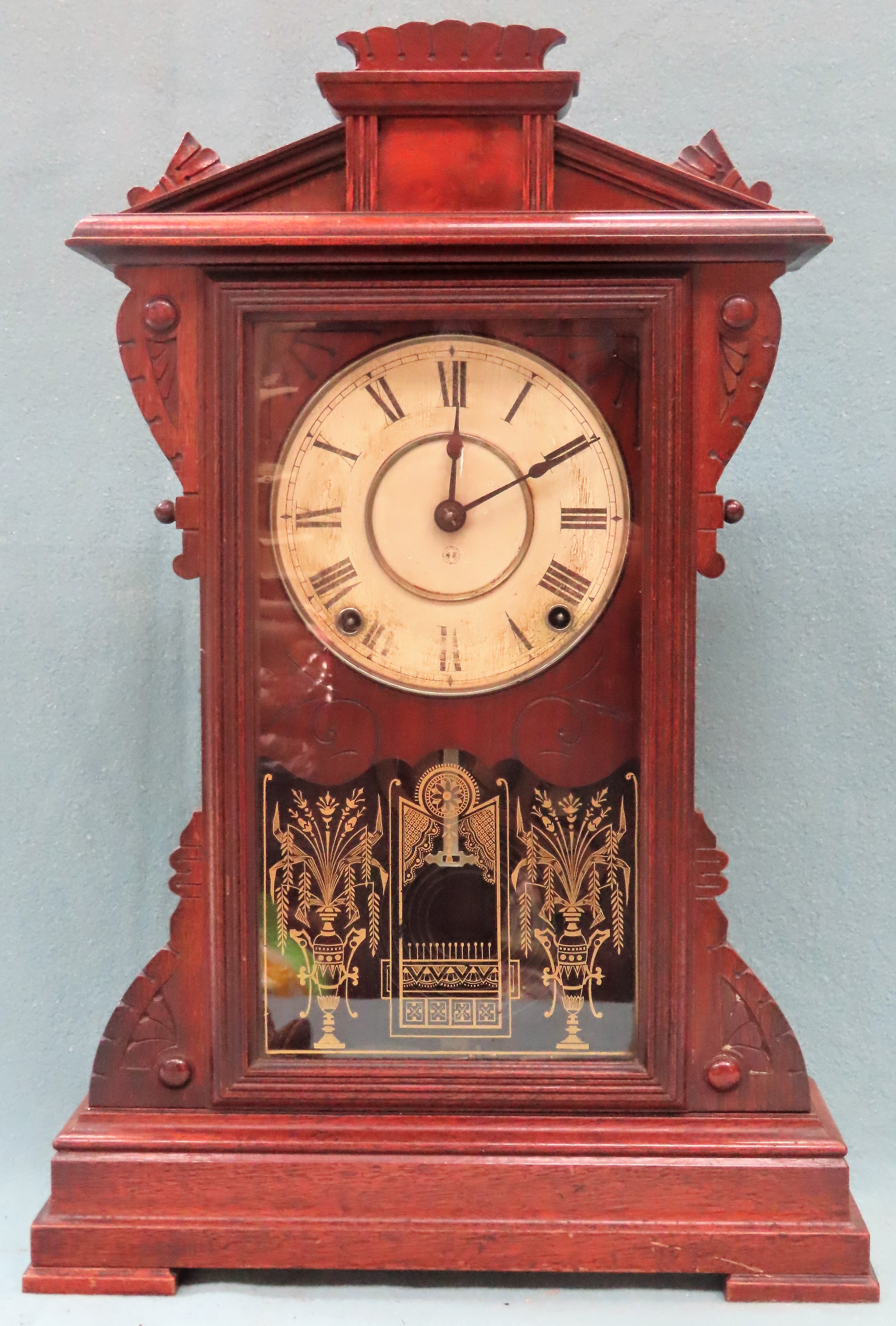 Seth Thomas mahogany and oak cased American mantle clock. App. 52cm H Used condition, not tested for