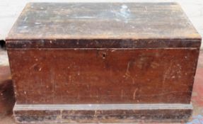 Vintage wooden storage box with hinged cover. Approx. 46 x 86 x 46cms used and worn condition