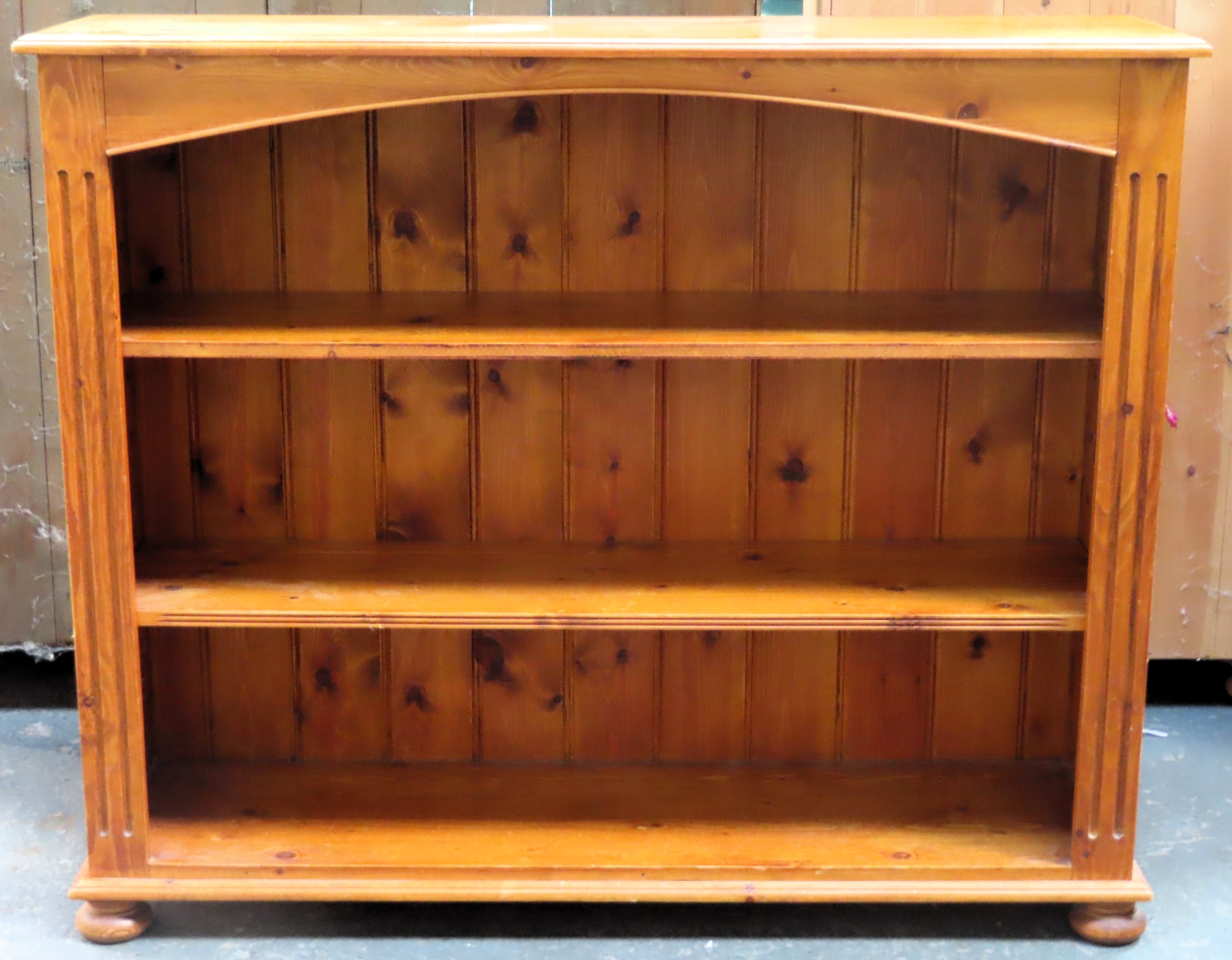 Set of 20th century pine open bookshelves. Approx. 102 x 122 x 34cms reasonable used condition