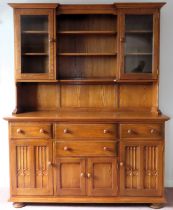 Ercol style mid 20th century oak kitchen dresser with plate rack. Approx. 198 x 156 x 52cms