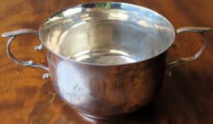 Hallmarked silver two handled sugar bowl, London assay. Approx. 158.1g