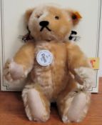 Boxed Steiff "Classic 1927 Teddy bear Petsy 28" Reasonable used condition, box tarnished